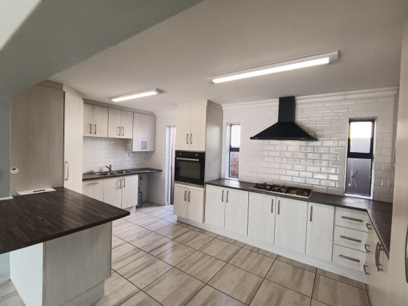 3 Bedroom Property for Sale in Hartenbos Central Western Cape